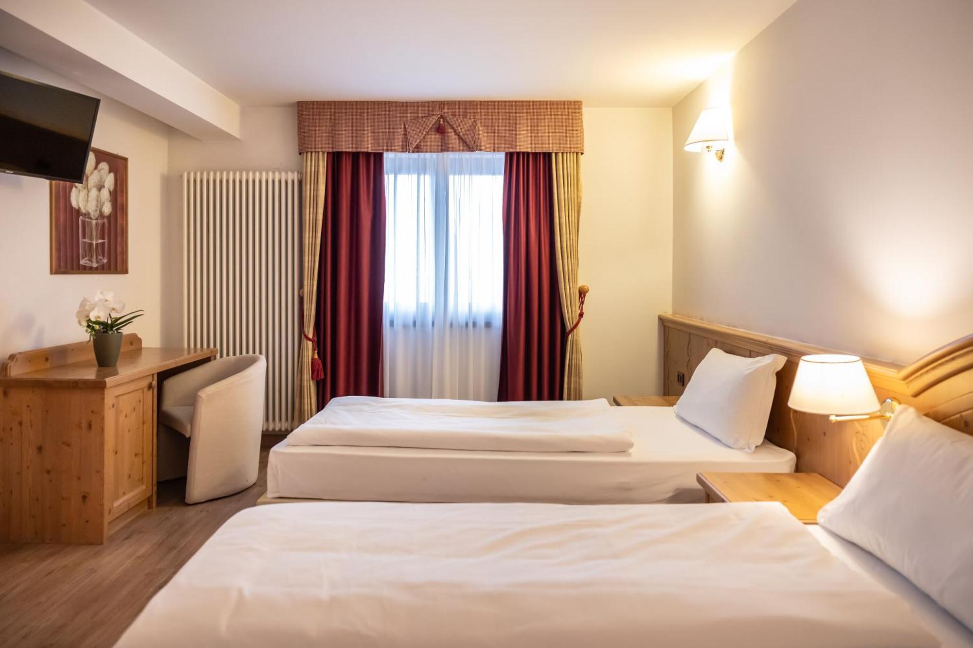 Golf Hotel Folgaria Phòng bức ảnh