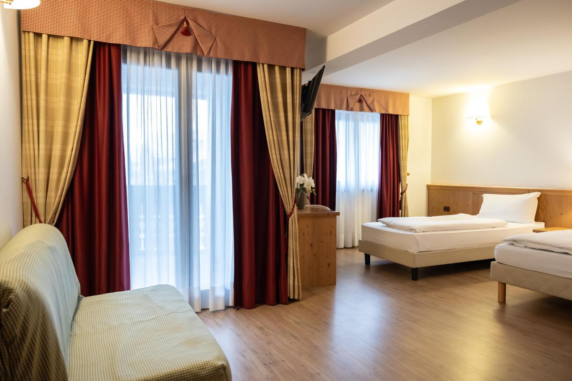 Golf Hotel Folgaria Phòng bức ảnh